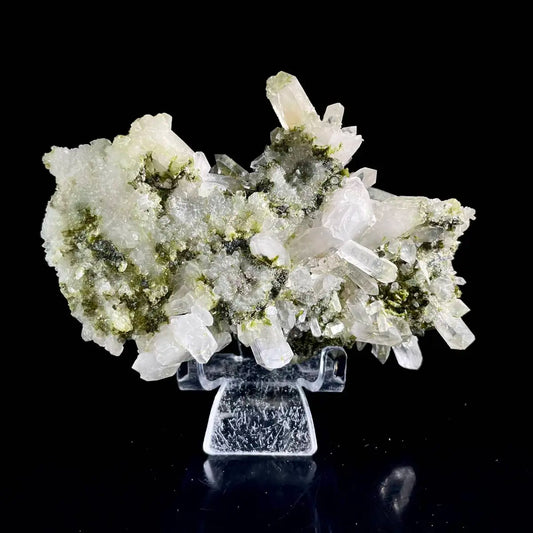Natural Epidote with quartz from Sichuan, China | 260 g | 11*7*5 cm