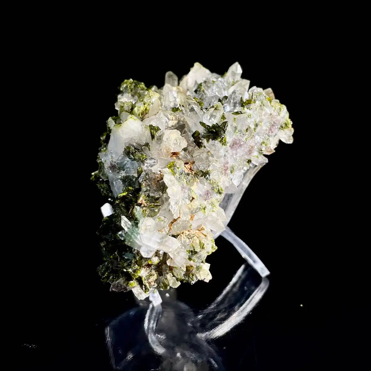 Natural Epidote with quartz from Sichuan, China | 250 g | 11*6*5 cm