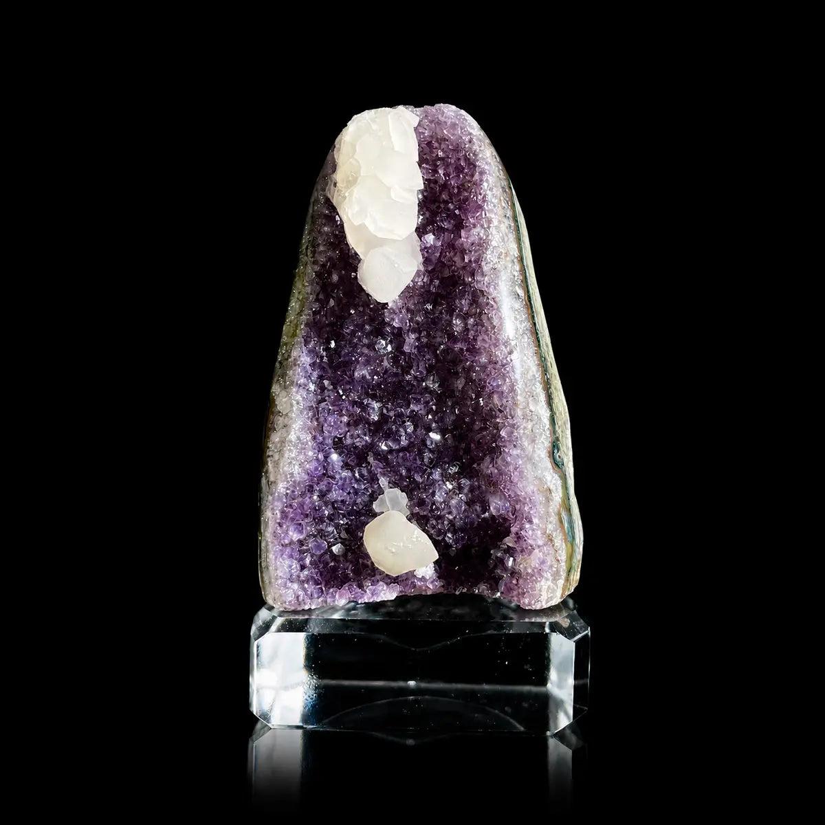 F2♥crystal cluster with calcite-association