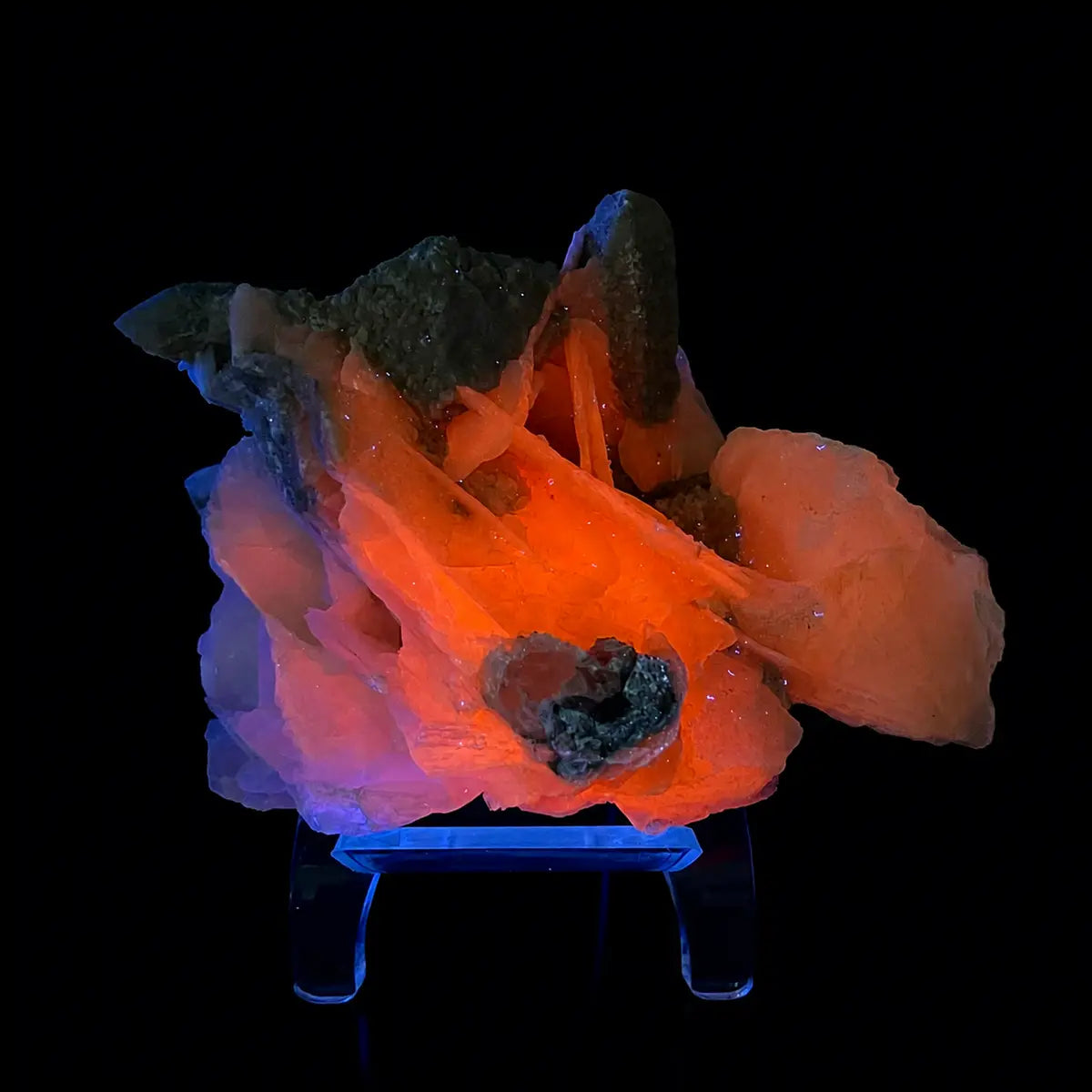 B18♥Calcite with Candle Quartz Association