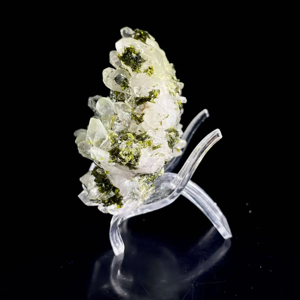 Natural Epidote with quartz from Sichuan, China | 150 g | 4*6*5 cm