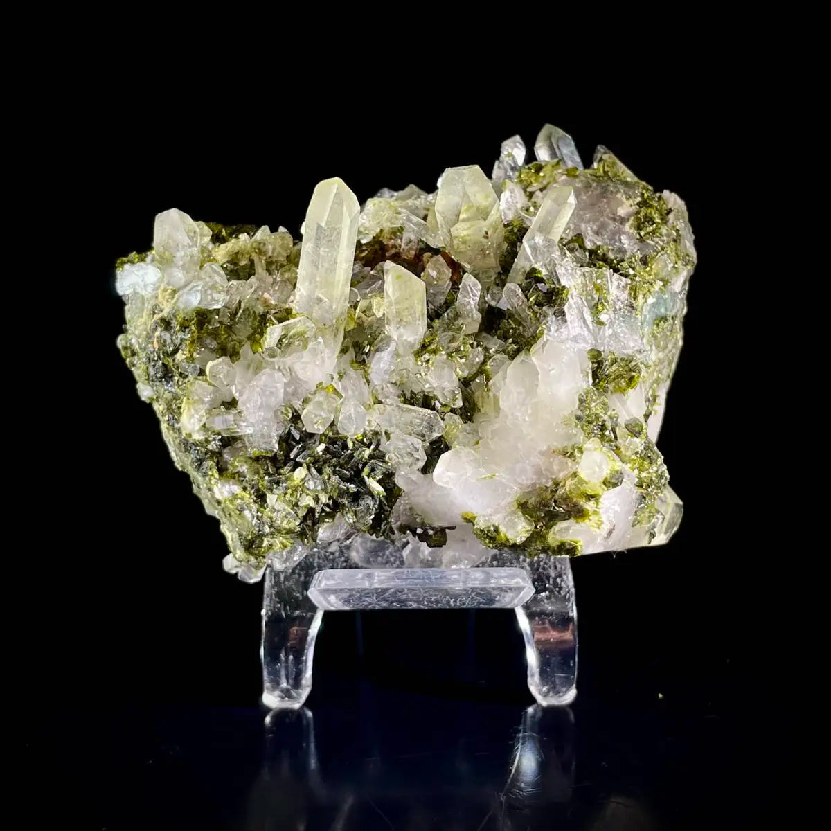 Natural Epidote with quartz from Sichuan, China | 230 g | 8*5.5*4 cm