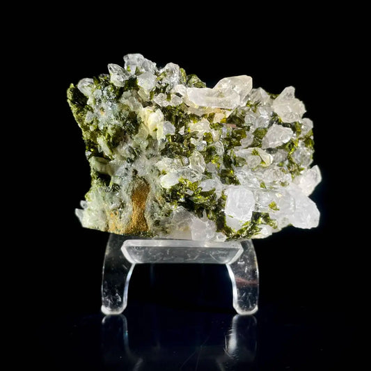Natural Epidote with quartz from Sichuan, China | 360 g | 7*9*6cm