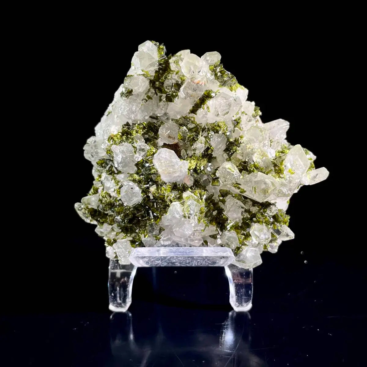 Natural Epidote with quartz from Sichuan, China | 150 g | 4*6*5 cm