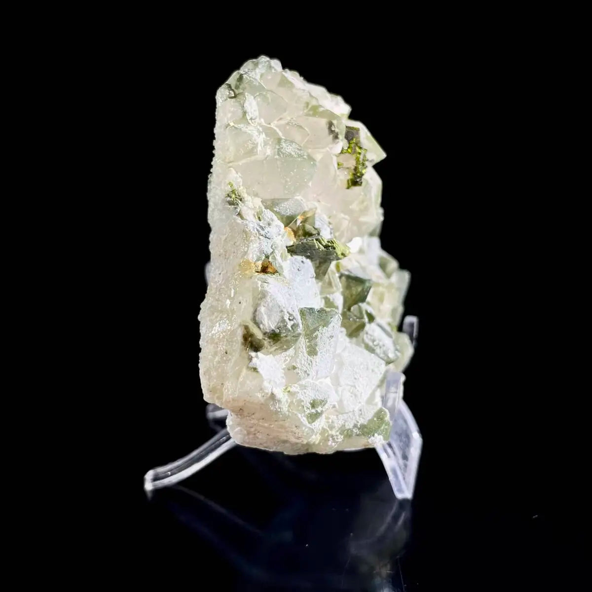 Natural Epidote with quartz from Sichuan, China | 180 g | 9*7*2 cm