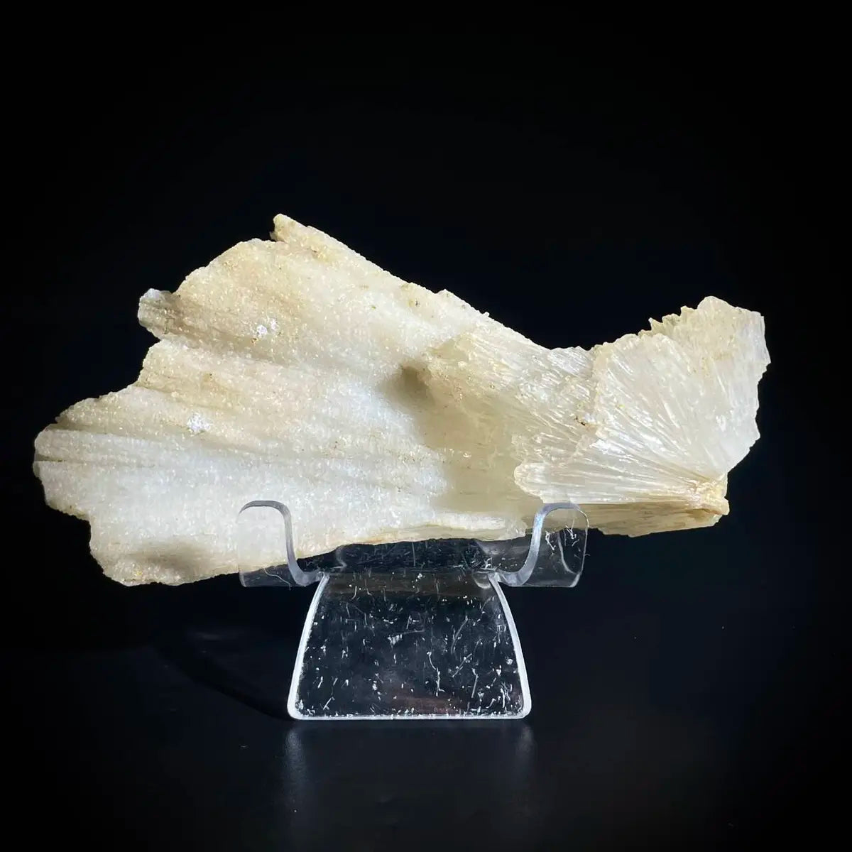 Guizhou White Aragonite /White Veined Natura l Stone Specimen |14×7×8cm|160g