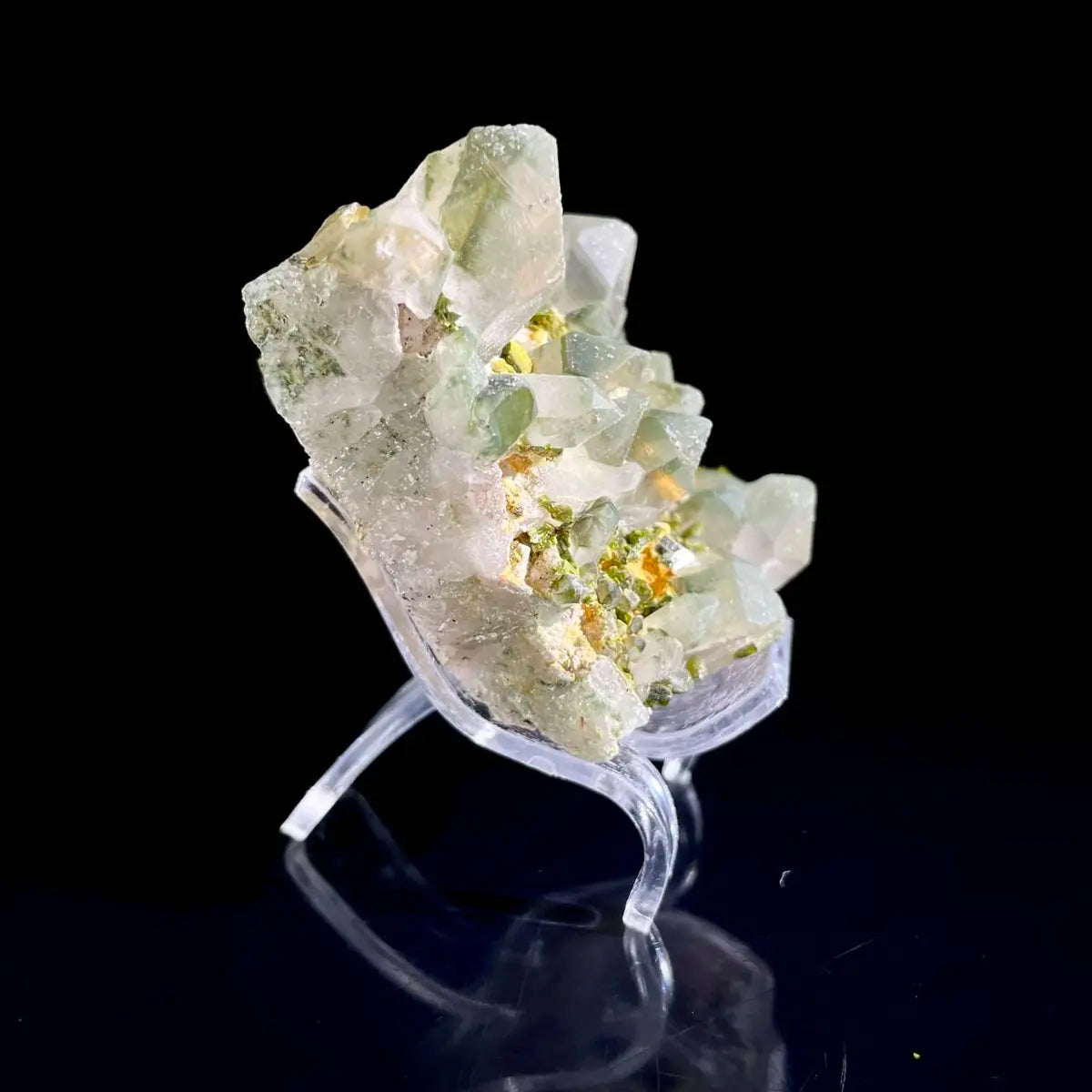 Natural Epidote with quartz from Sichuan, China | 180 g | 7*2*5 cm