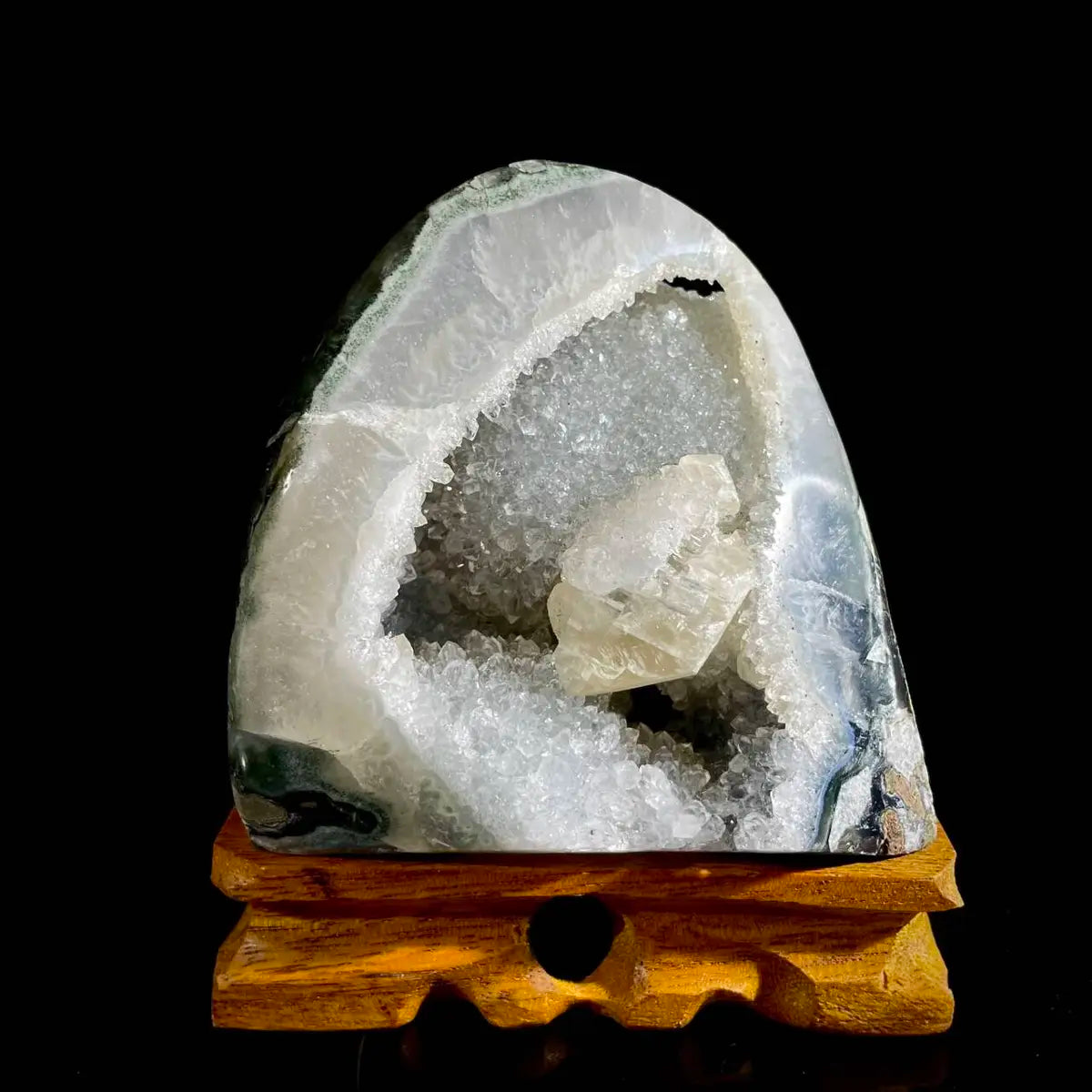 Natural Uruguayan Amethyst Crystal Cluster with Calcite Association |600g | 9.5× 9×6 cm | Quartz & Carbonate Mineral Specimen | Uruguay