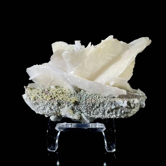 Calcite with Candle Quartz Association | Natural Mineral Specimen Display Piece | 130 g | 8*5*5 cm