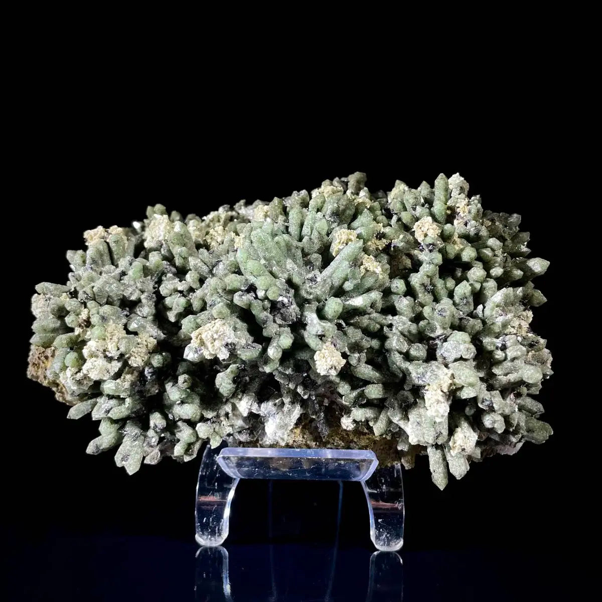 Natural Green Quartz Cluster on Matrix | Rare Colored Quartz Mineral Specimen | Mineral Collection | 790 g | 14*9*7 cm