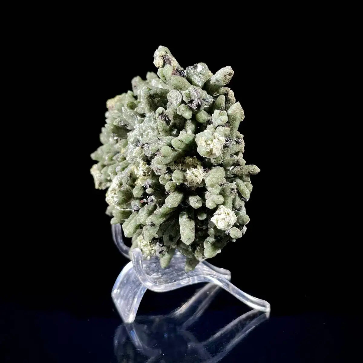Natural Green Quartz Cluster on Matrix | Rare Colored Quartz Mineral Specimen | Mineral Collection | 270 g | 8.5*8*4.5 cm