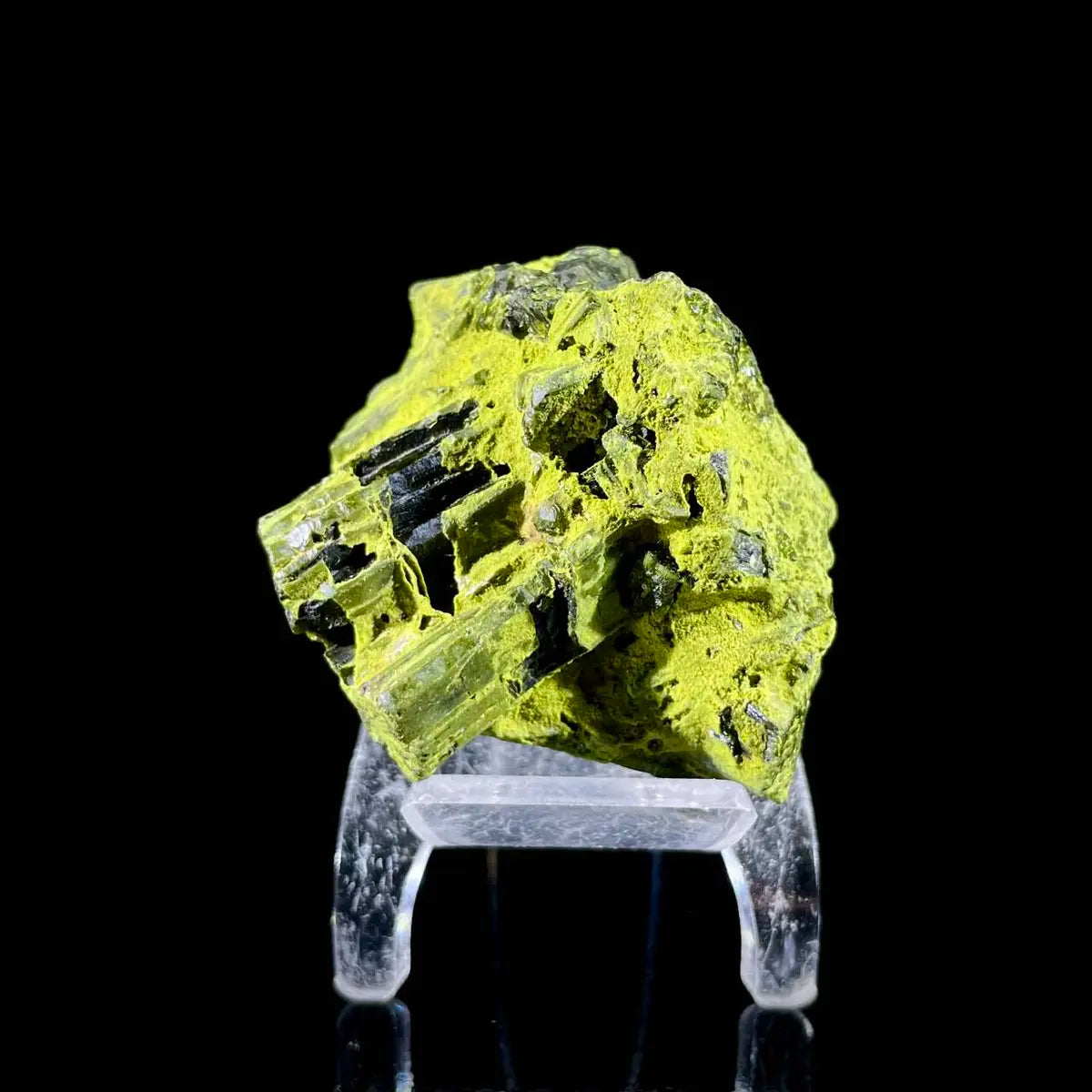 Natural Green Epidote& Tourmaline Specimen |Madagascar | 135 g | 5*4*6 cm