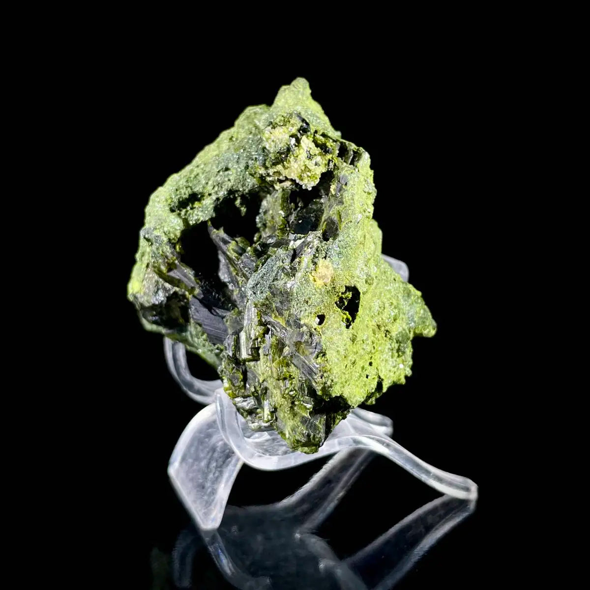 Natural Green Epidote& Tourmaline Specimen |Madagascar | 260 g | 9*6.5*4 cm