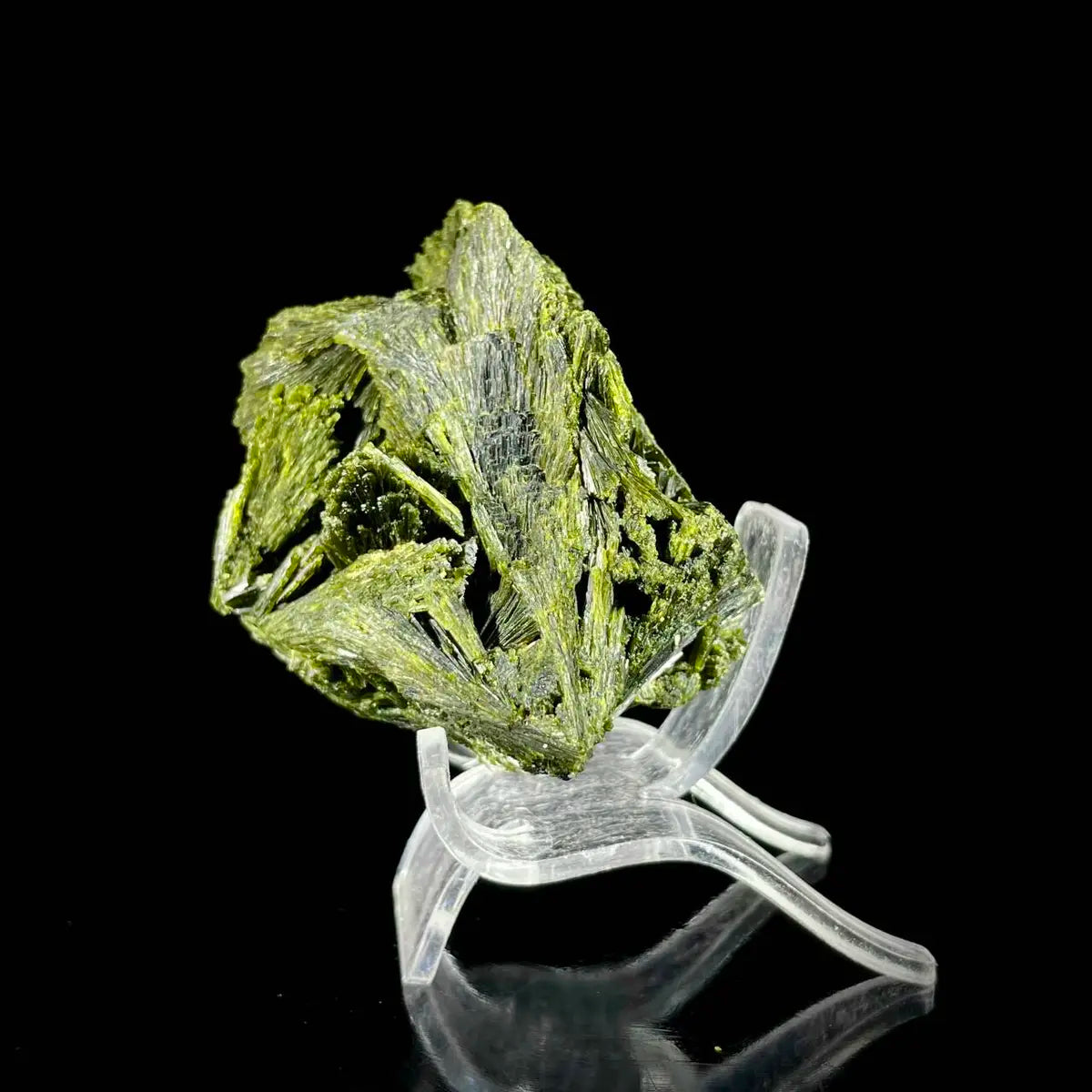 Natural Green Epidote& Tourmaline Specimen |Madagascar | 190 g | 6*5.5*6 cm