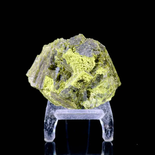 A731-Natural Green Epidote& Tourmaline Specimen |Madagascar | 130 g | 5.5*4.5*4 cm