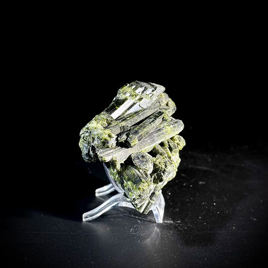 Natural Green Tourmaline Specimen | Madagascar | 140 g | 6*4*4 cm
