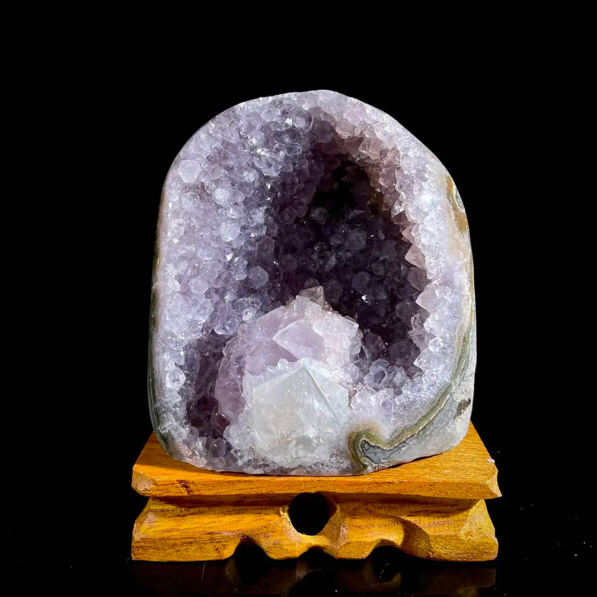 Natural Uruguayan Amethyst Crystal Cluster with Calcite Association | 980g | 10.5 × 9.5× 8.5 cm | Quartz & Carbonate Mineral Specimen | Uruguay