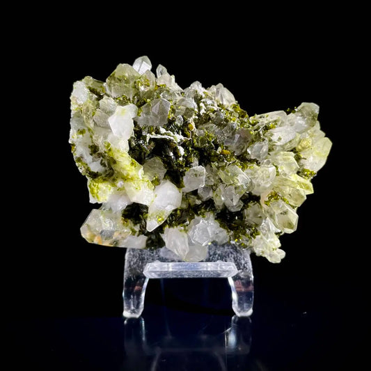 Natural Epidote with quartz from Sichuan, China | 230 g | 8*5.5*4 cm