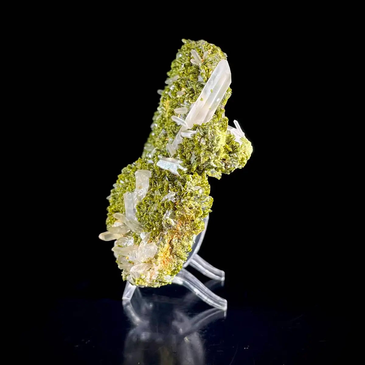 Natural Epidote with quartz from Sichuan, China | 200 g | 9.5*8*2 cm